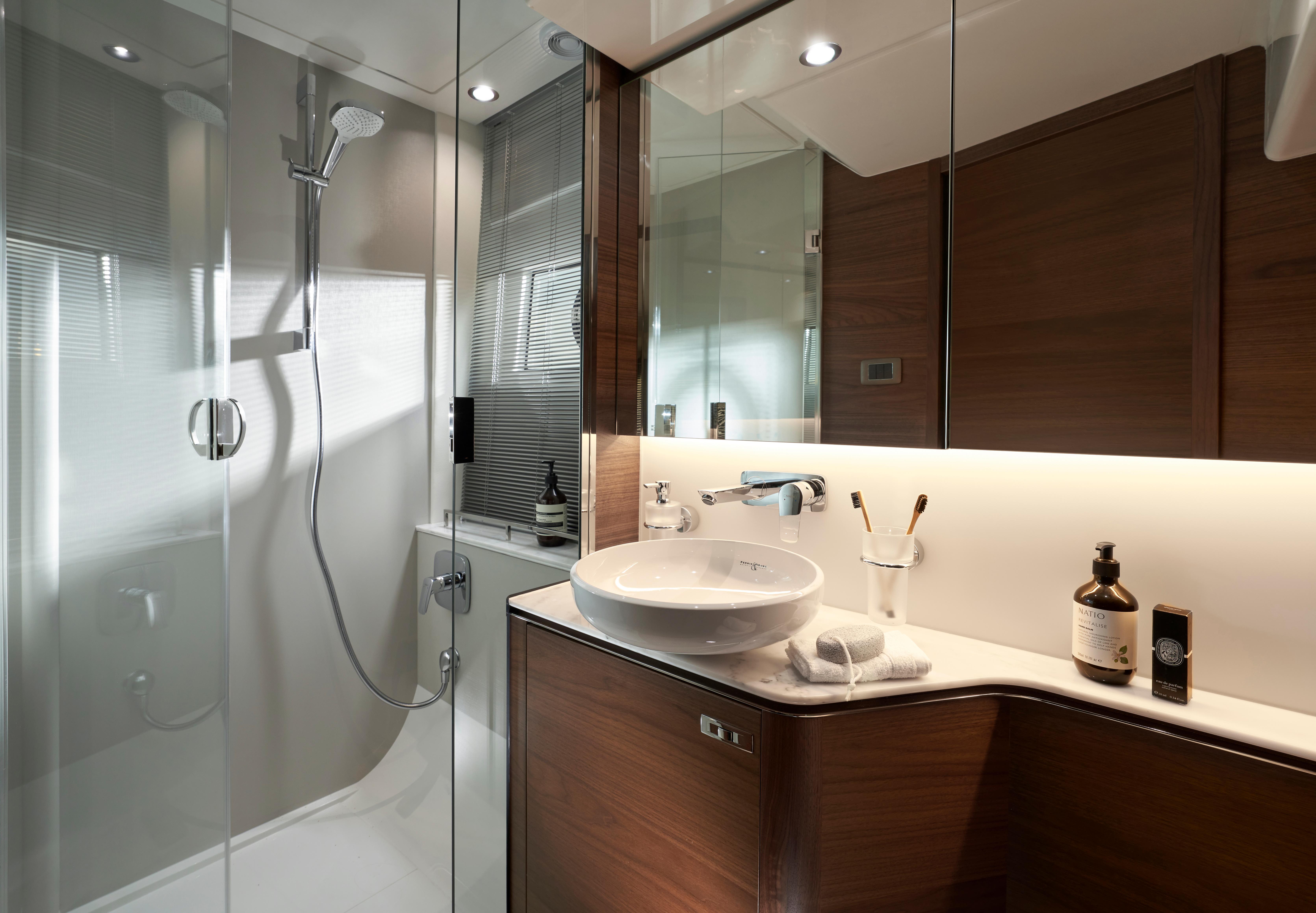V50 Interior Owners Bathroom
