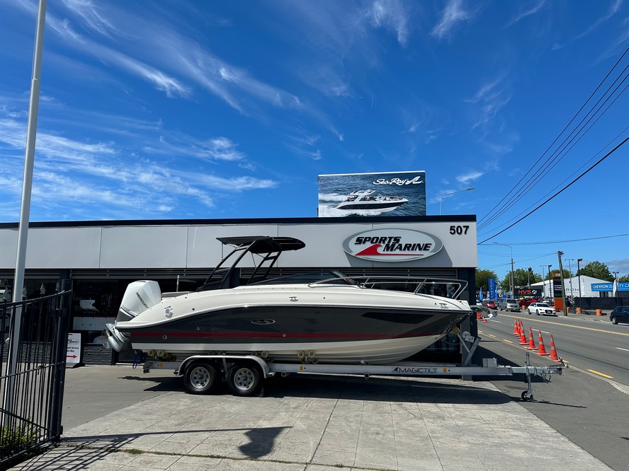 Sea Ray Sun Sport 230 OB