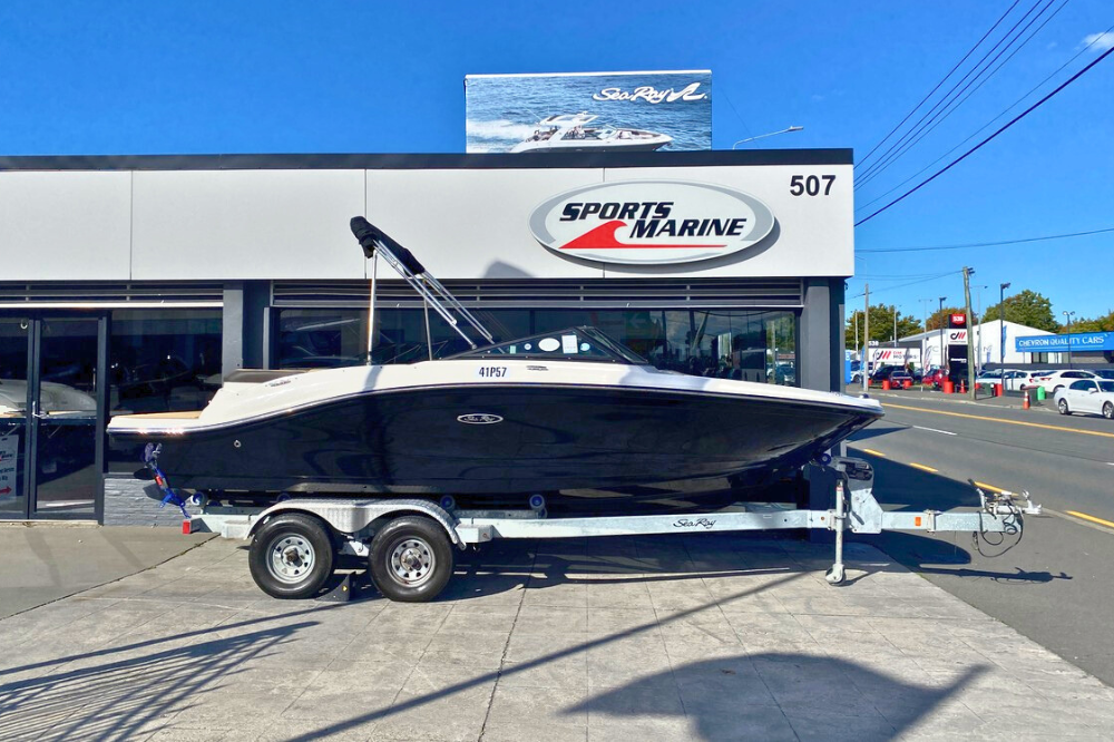 2019 Sea Ray SPX 190