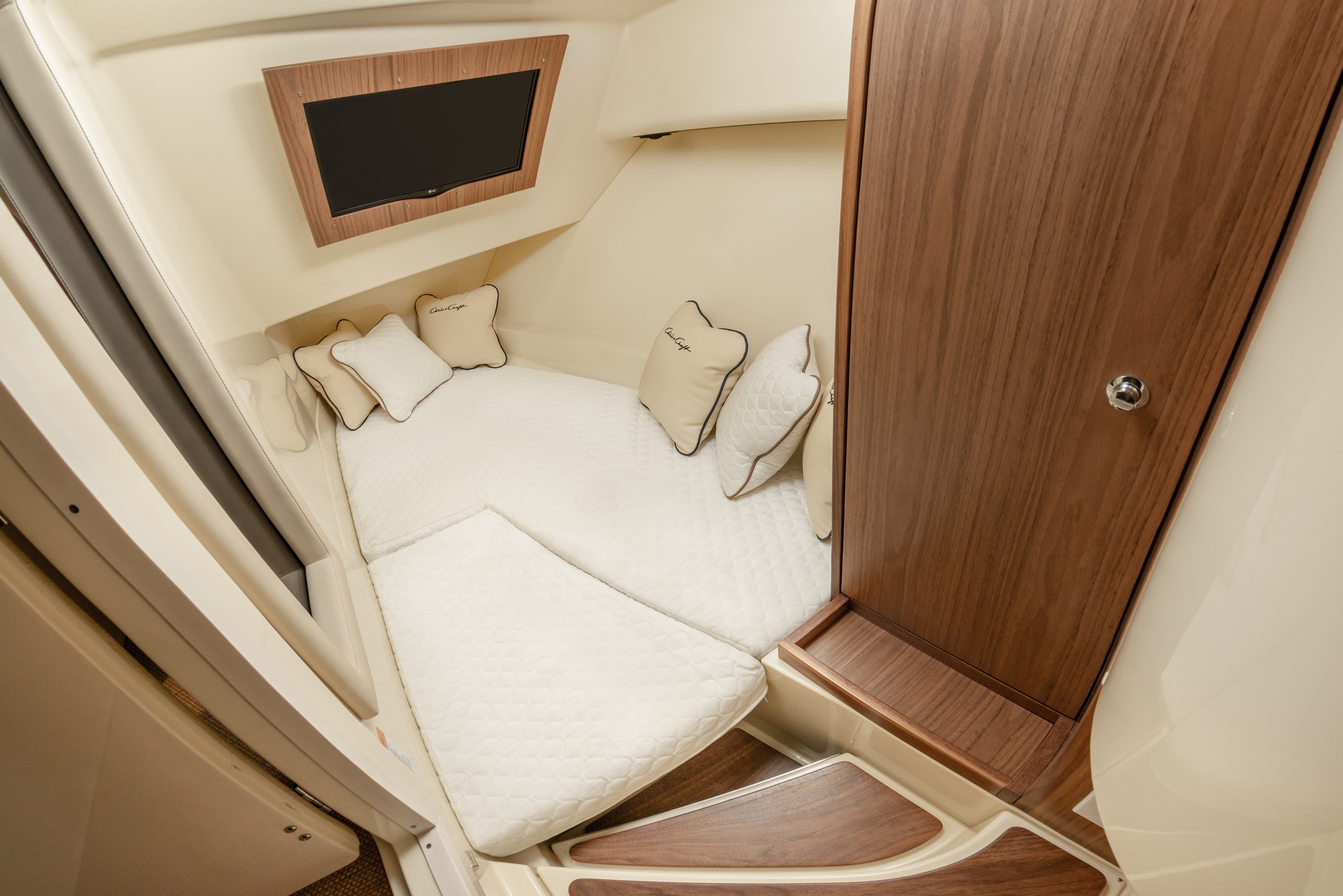 Chris Craft Launch 35 Gt Living Quarters