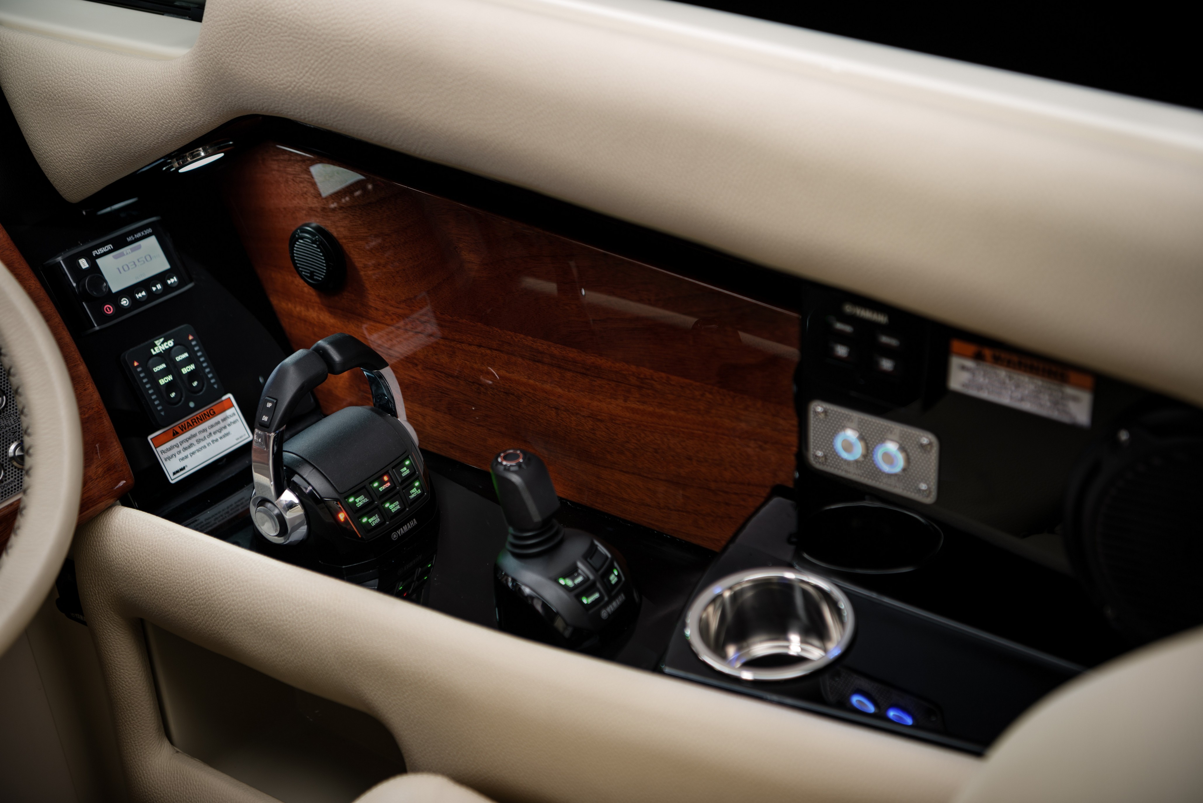 Chris Craft Launch 35 Gt Throttle Area