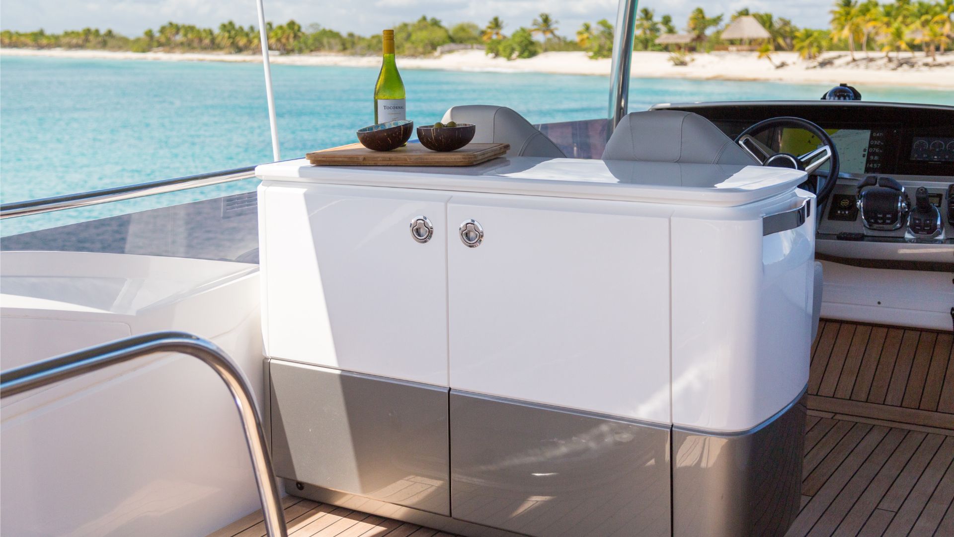 F55 Exterior Flybridge Bar