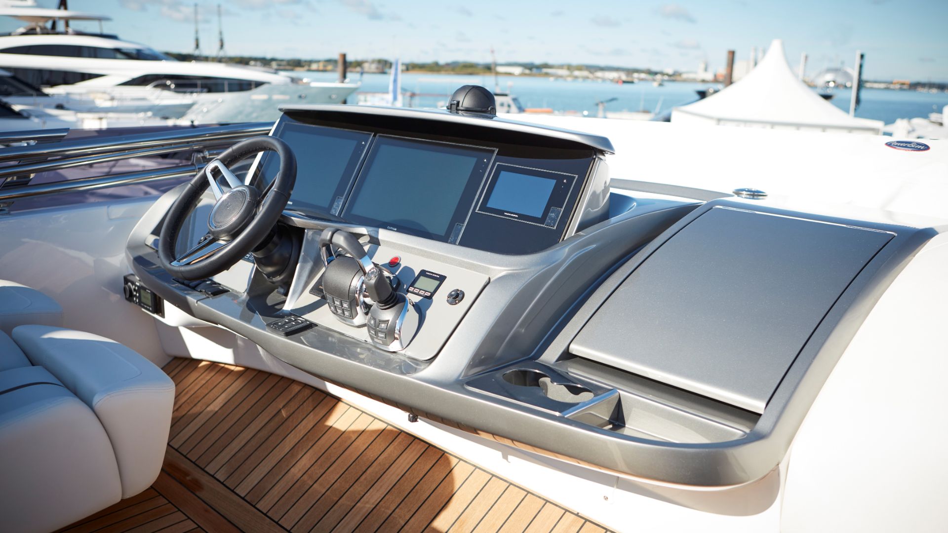 F55 Exterior Flybridge Helm