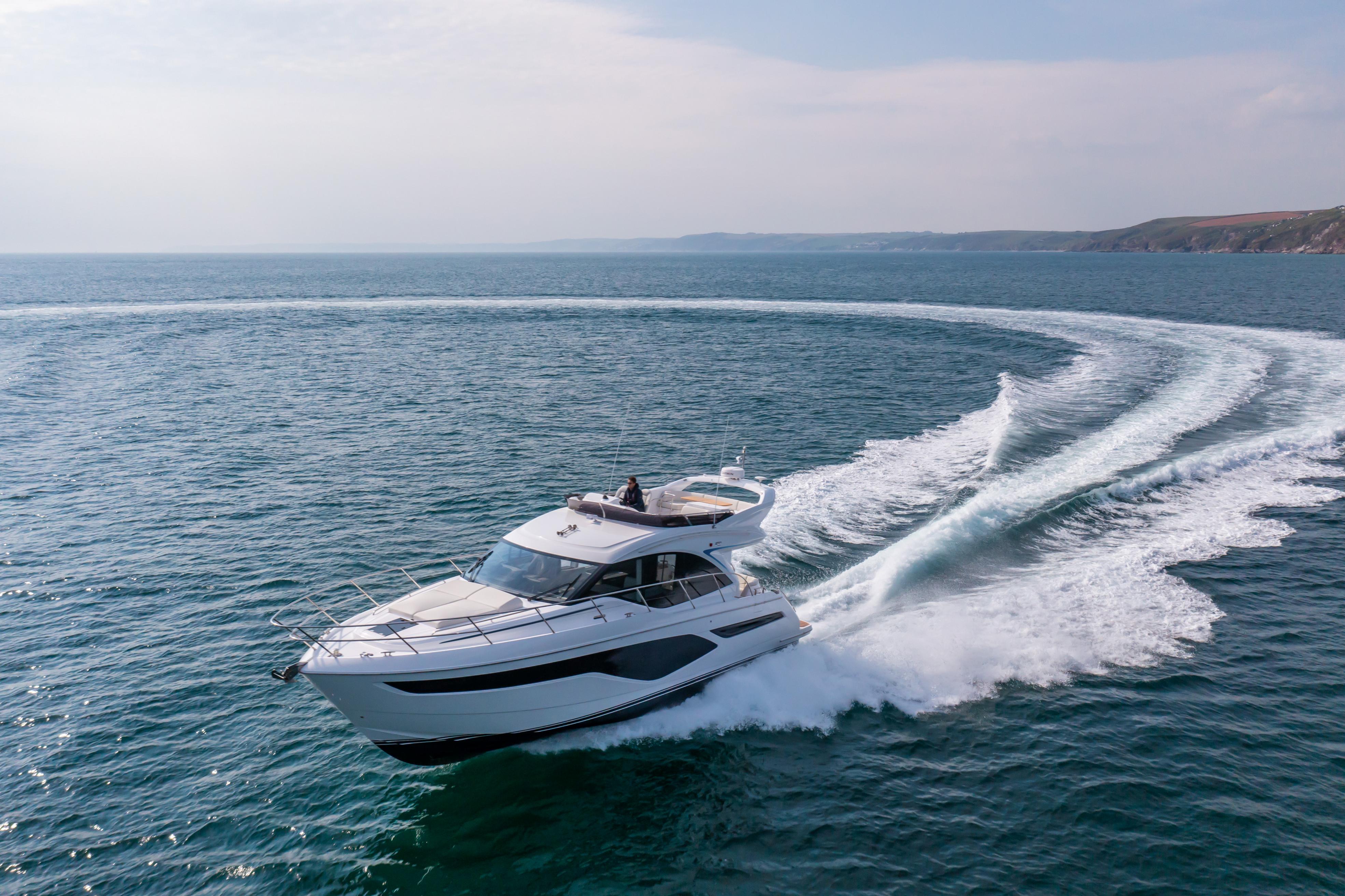 F50 Exterior White Hull 01 2022
