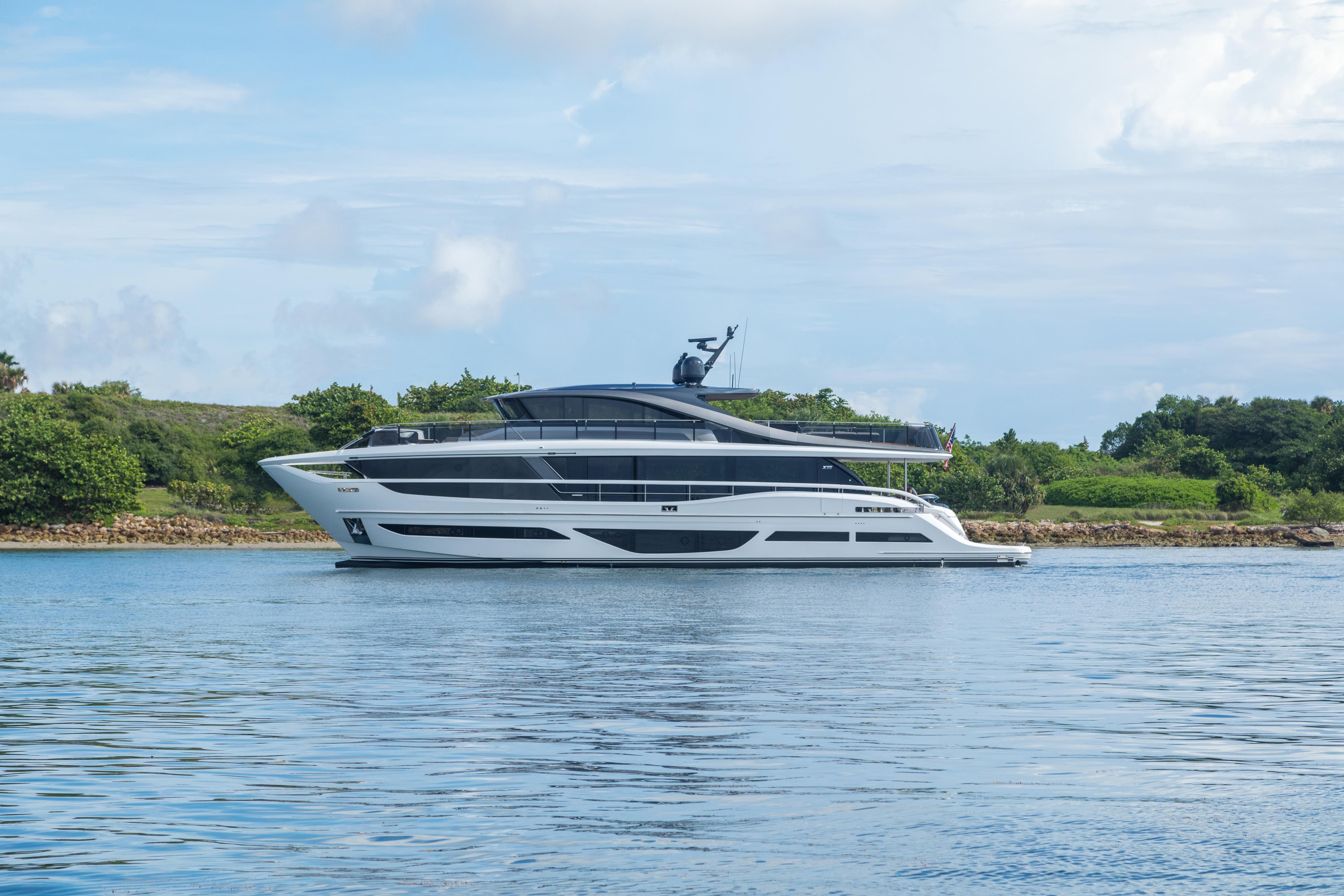 X95 Slot 5 Exterior White Hull 5