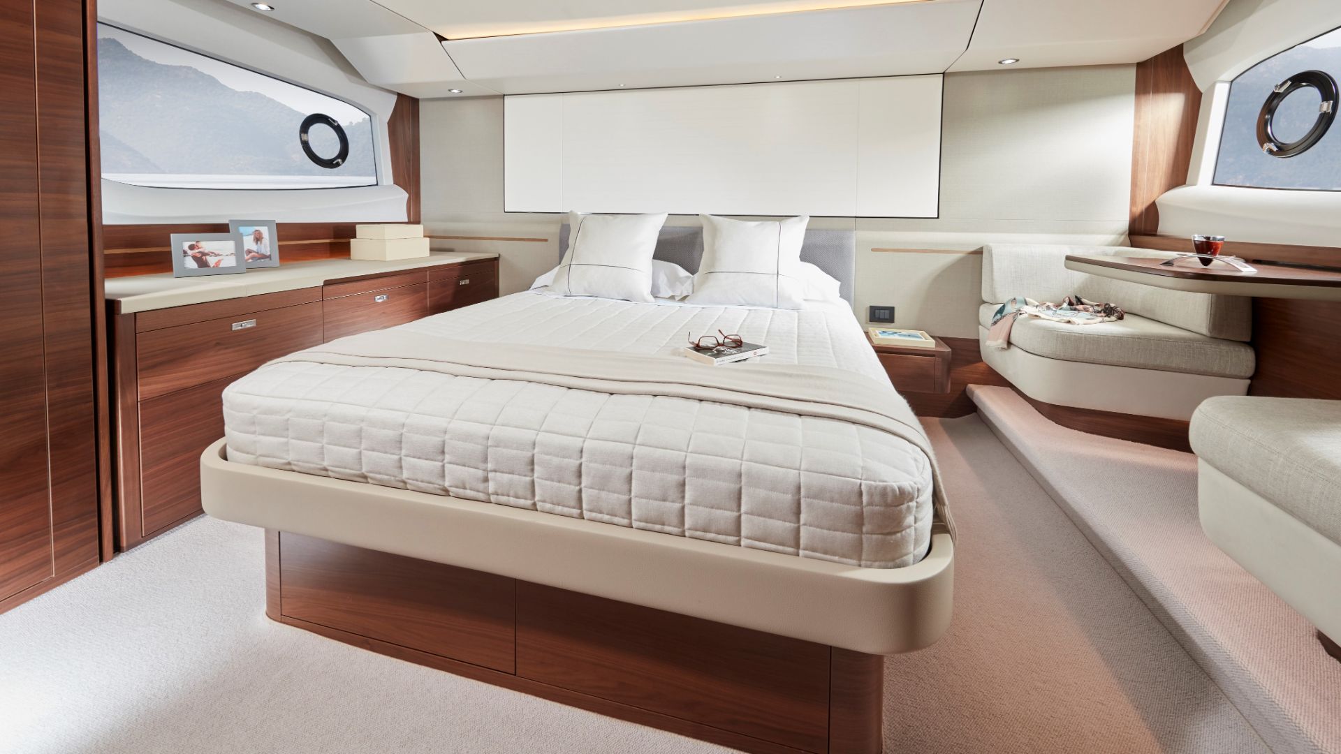 F55 Interior Owners Stateroom