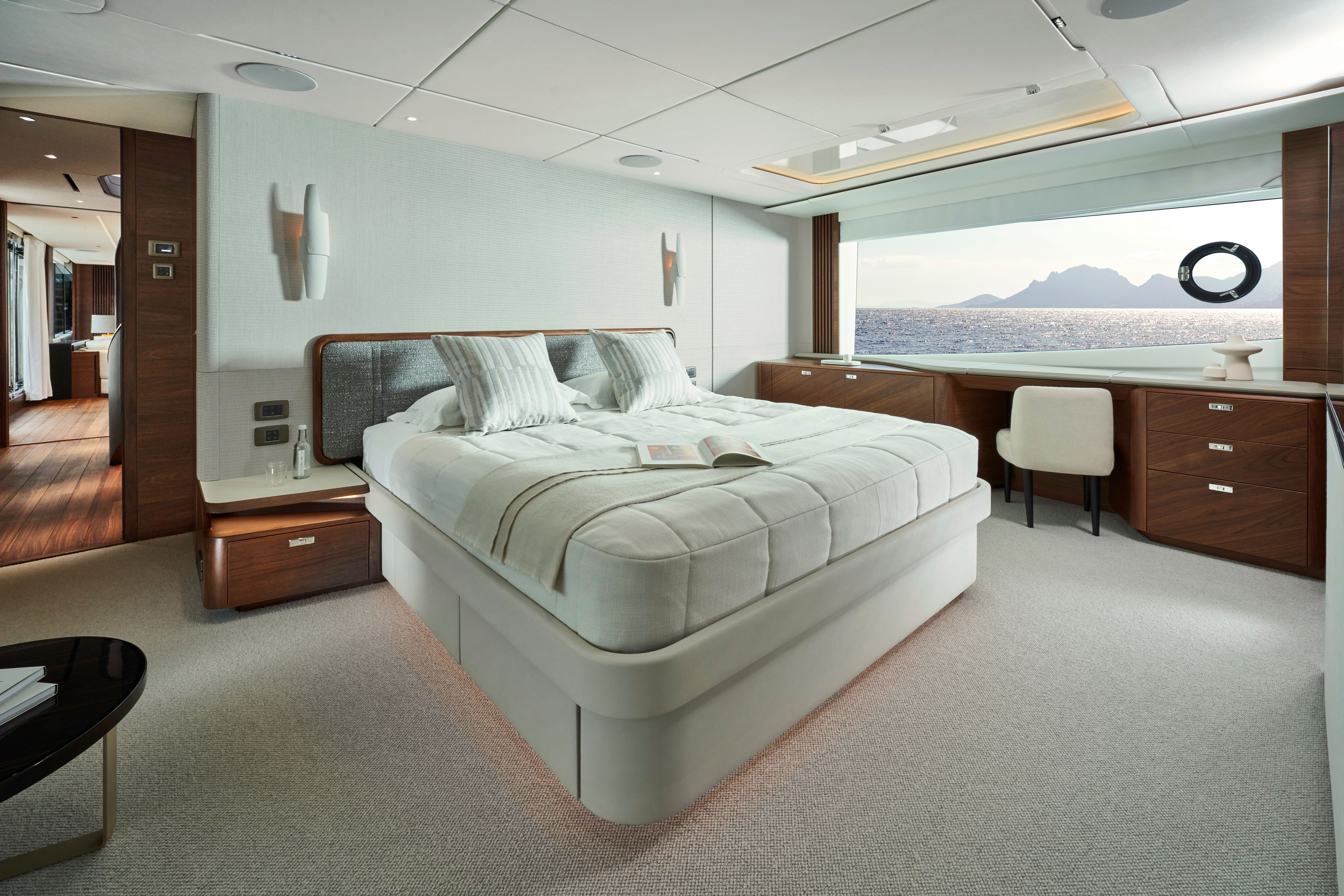Y95 Master Stateroom 1 Rt