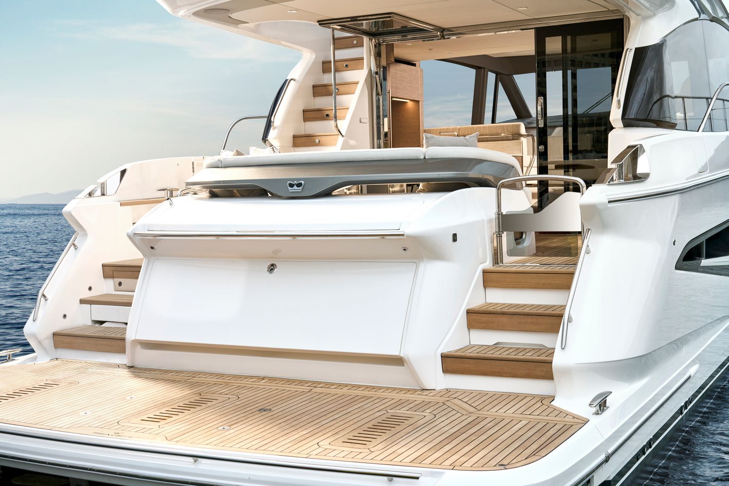 F58 Exterior Transom White Hull