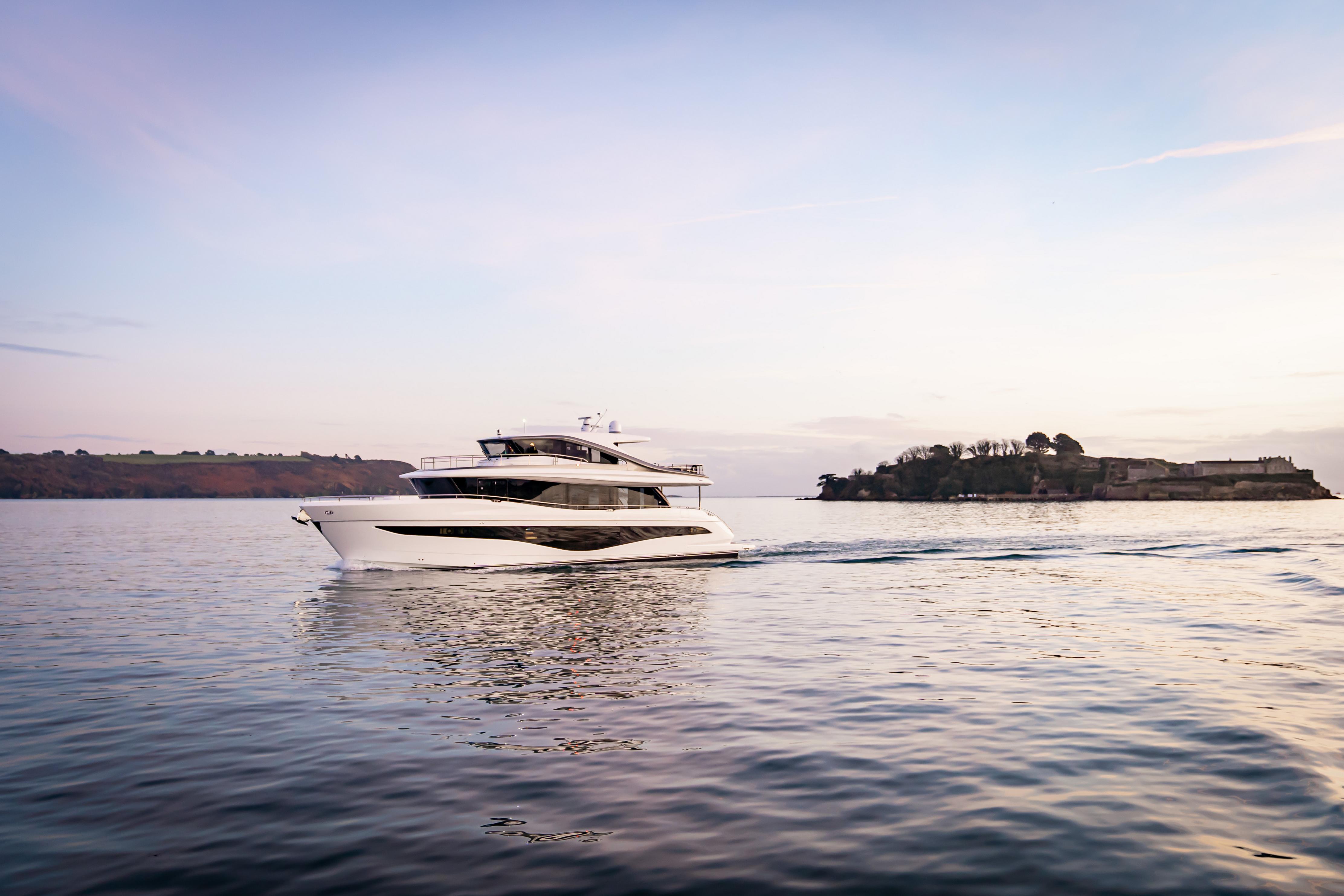 X80 Exterior White Hull 2