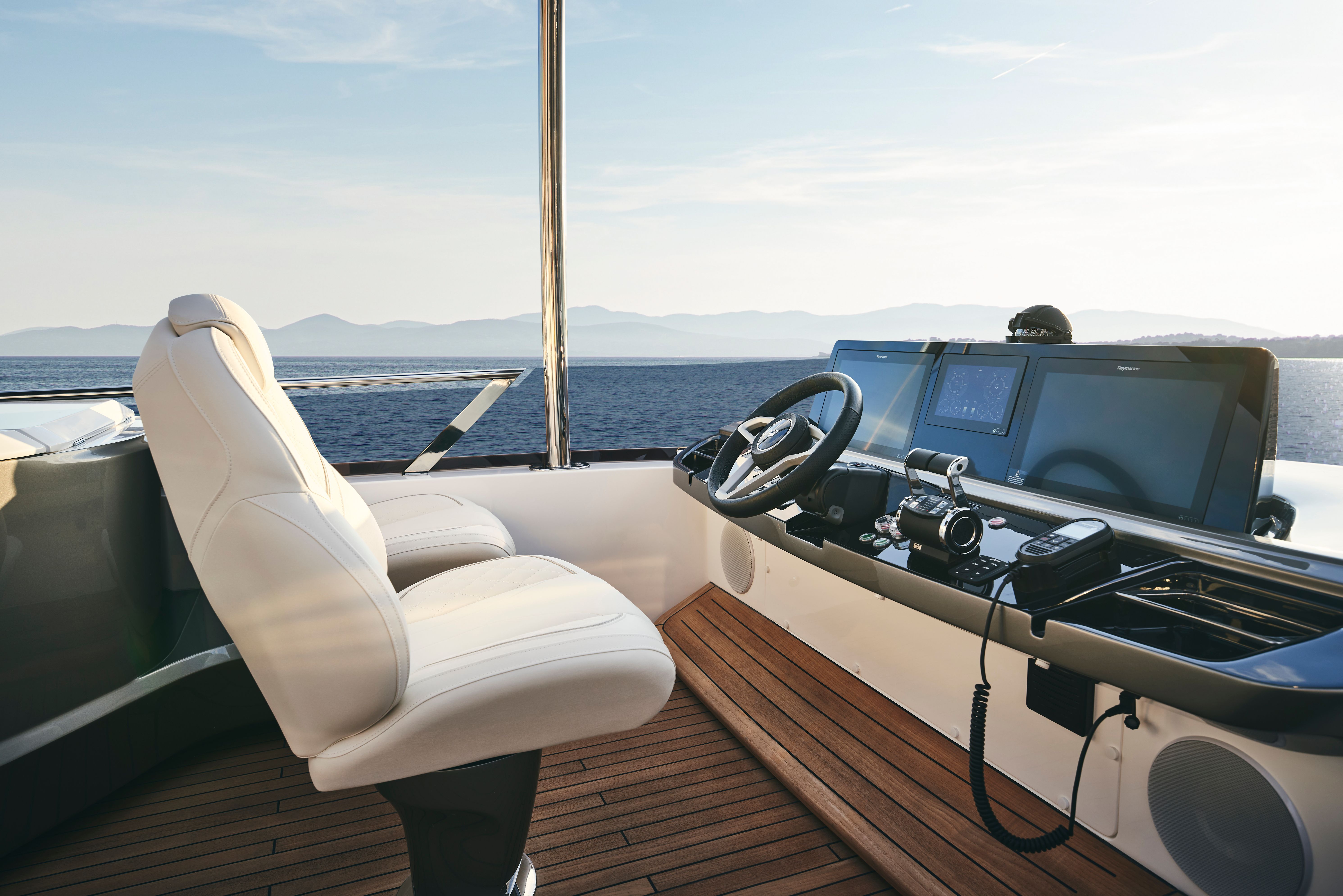F65 Flybridge Detail 6 2022