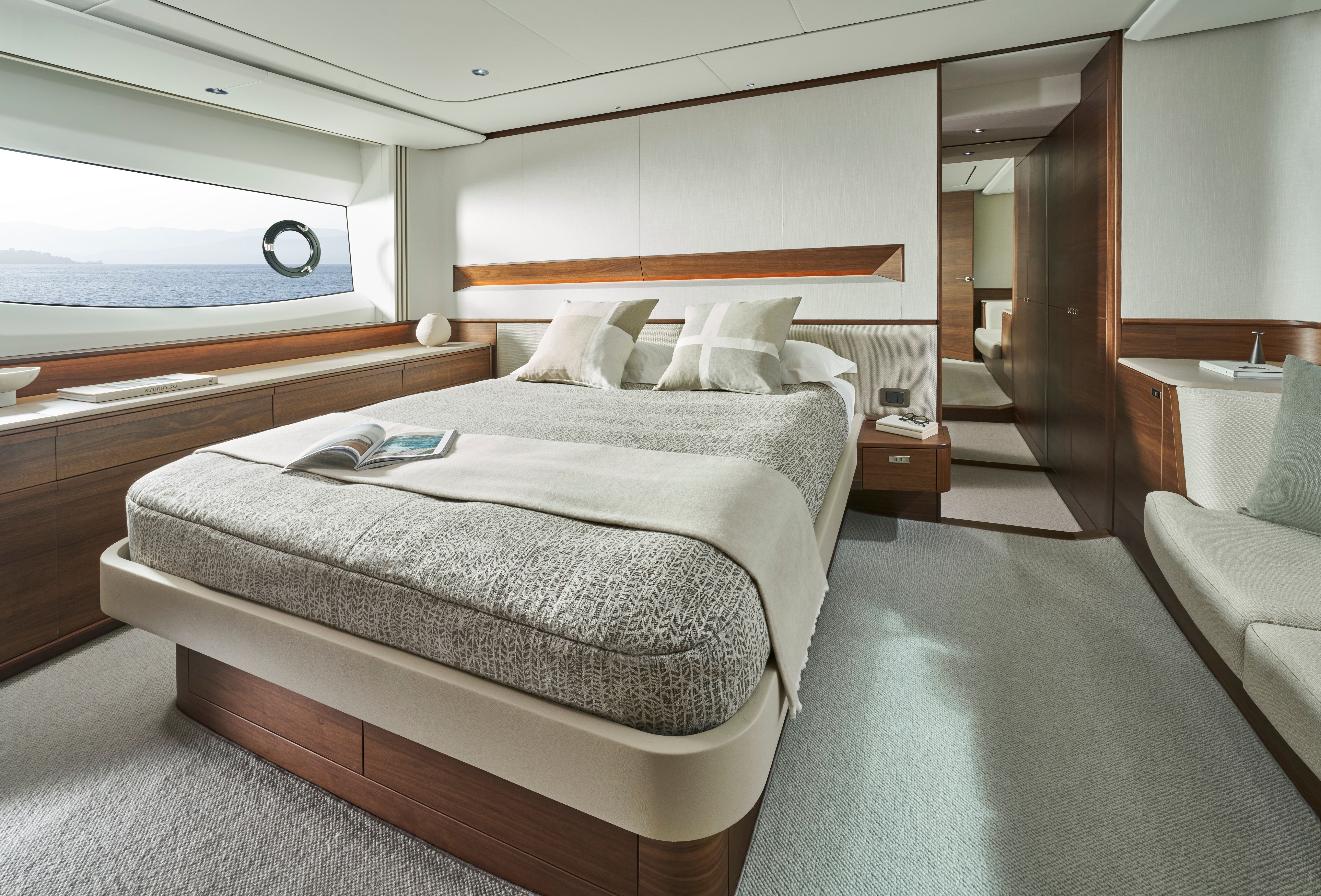 F65 Interior Master Stateroom Rt