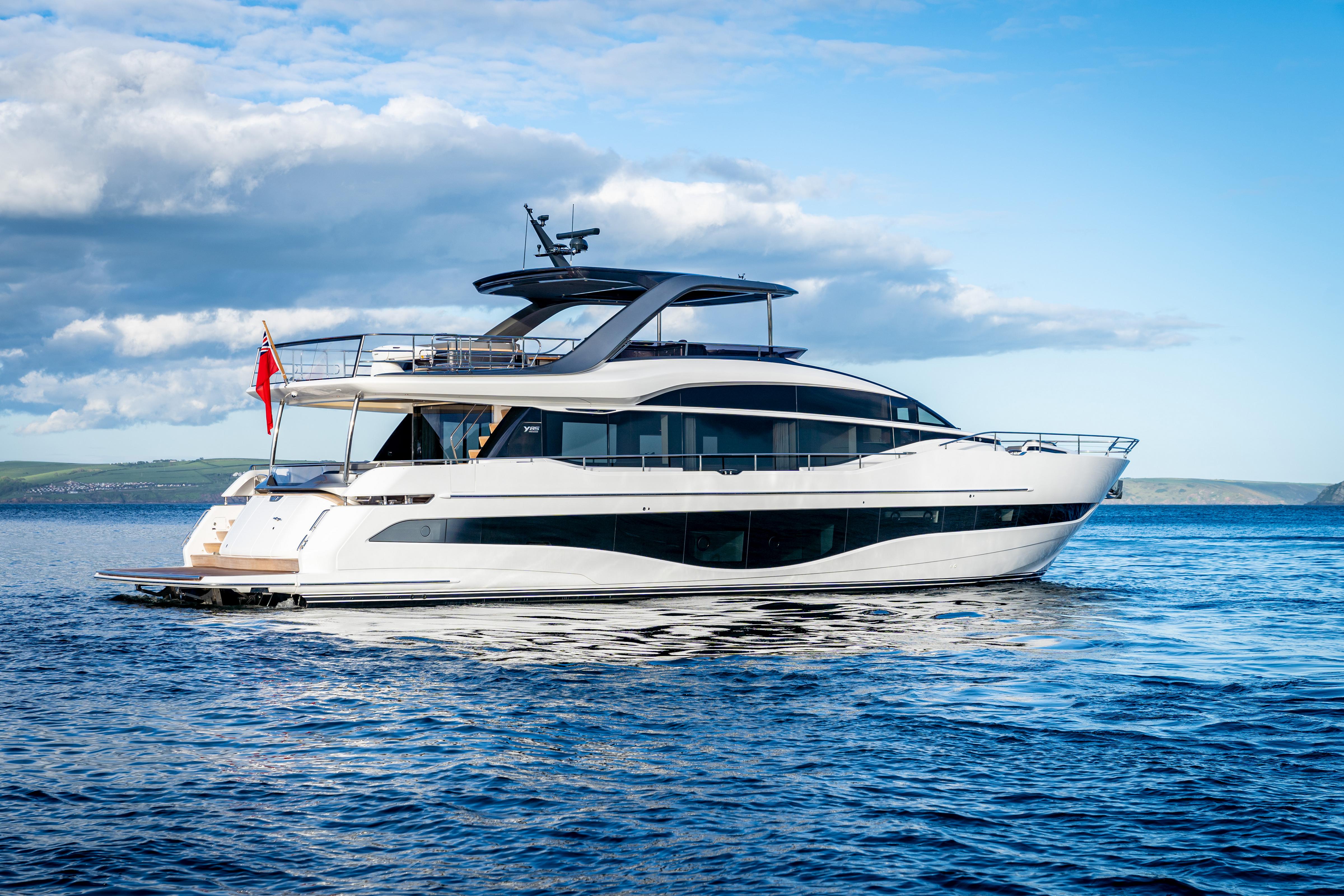 Y85 Exterior White Hull 15 2022