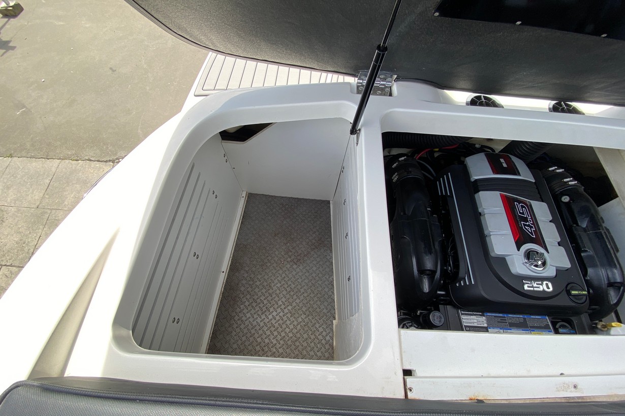 2017 Sea Ray SPX 210 2017 Sea Ray SPX 210