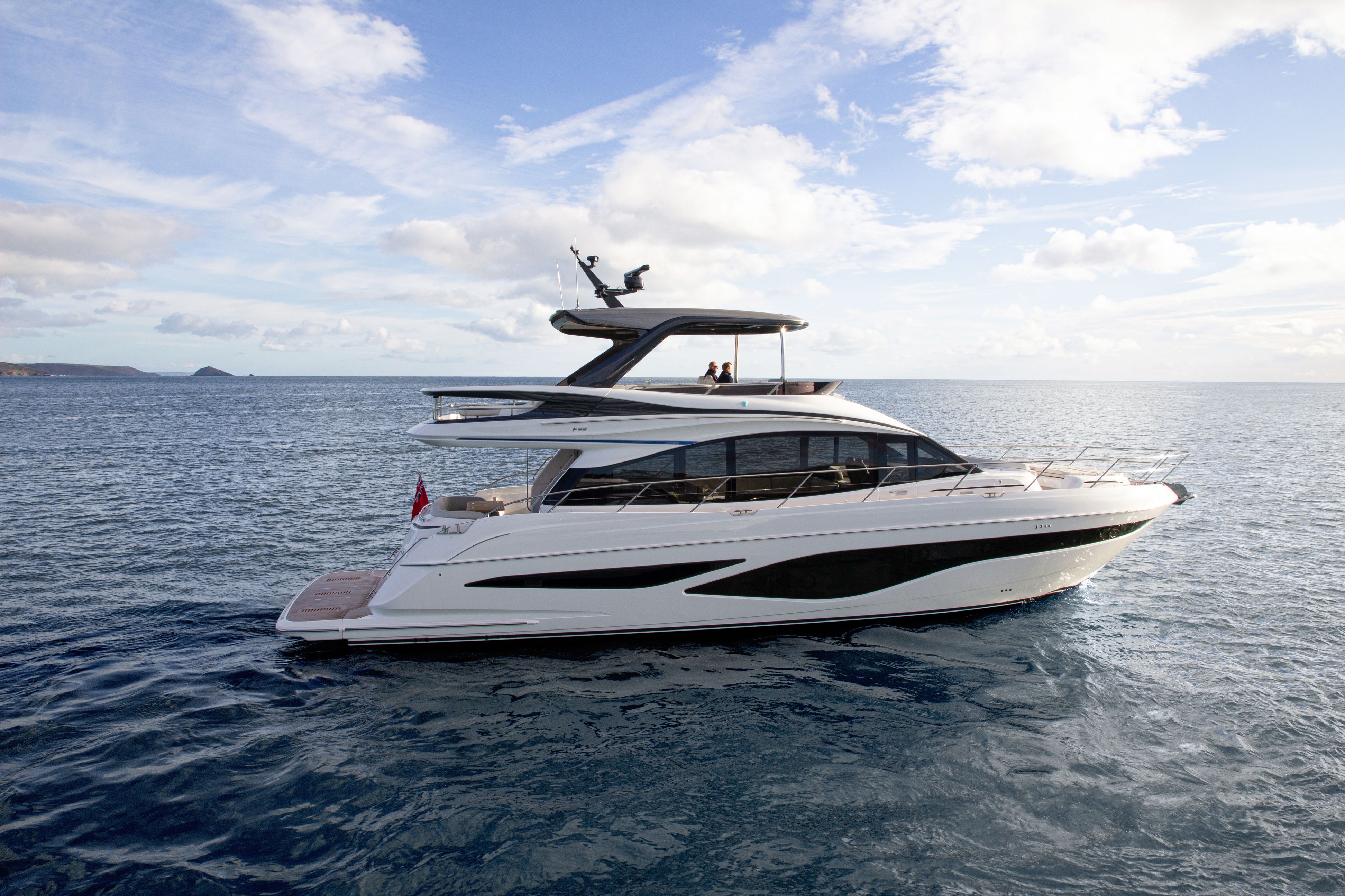 F65 Exterior White Hull 4