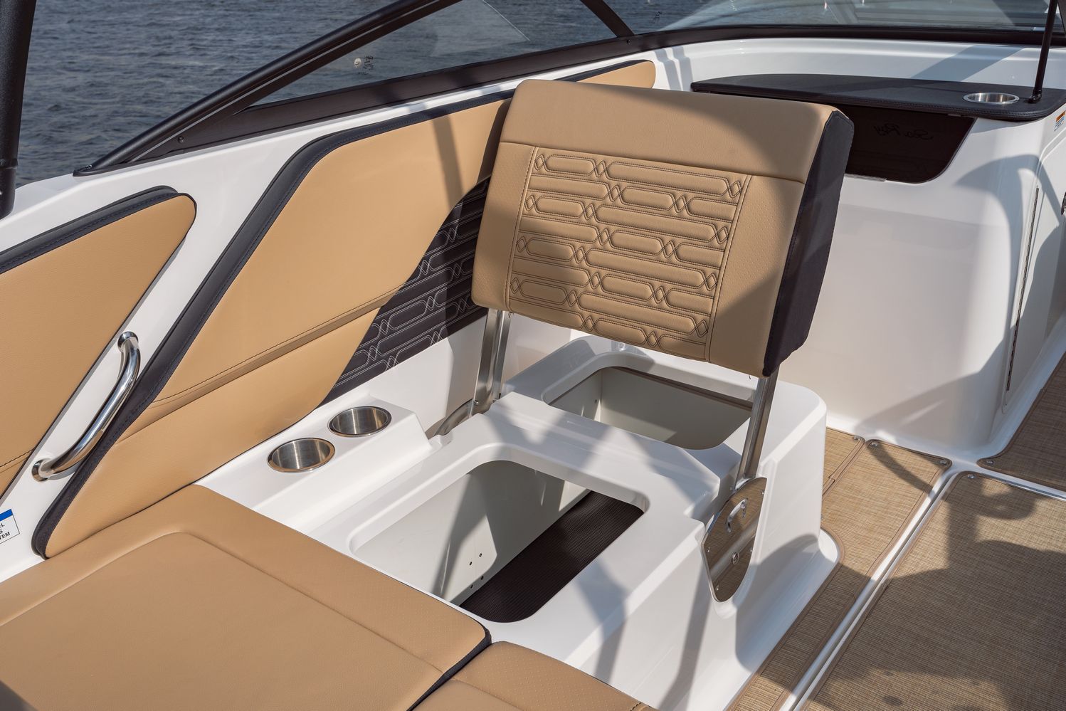 2025 Spx 190 Spx190 Cockpit Storage 01373