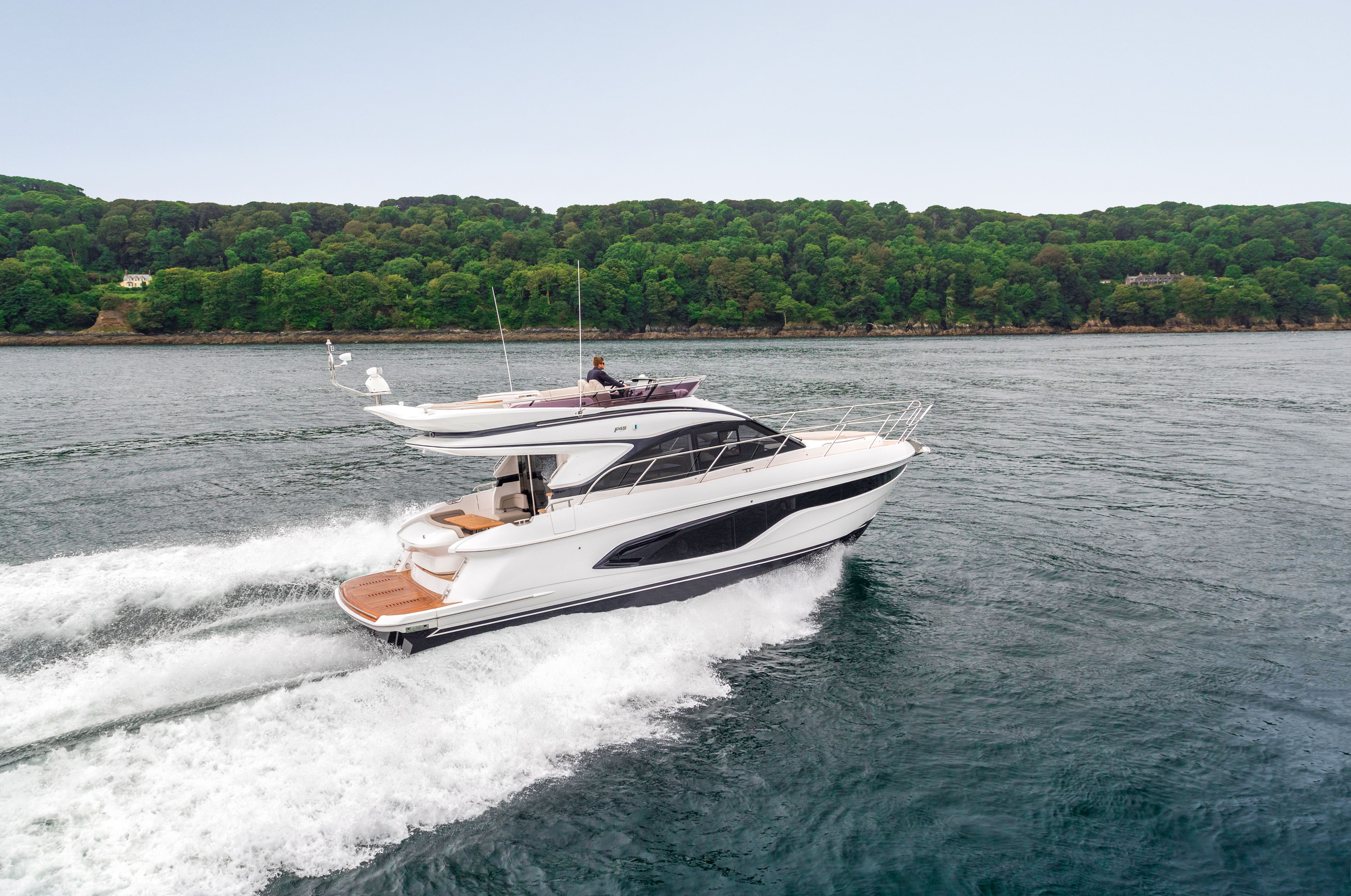 F45 Exterior White Hull 04