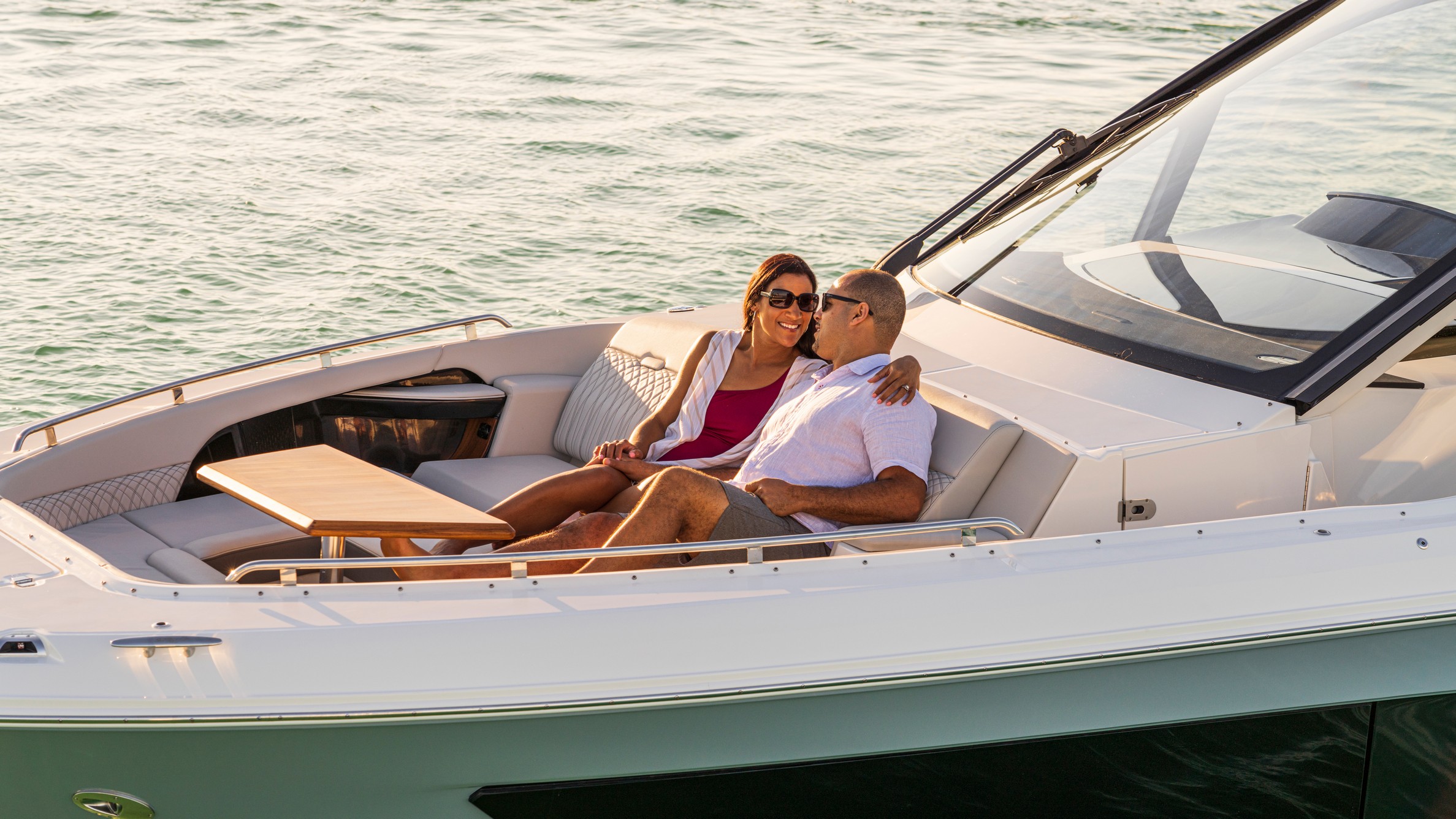 2021 Sundancer 370 Outboard Dao370 Lifestyle Bow Couple Table 05859