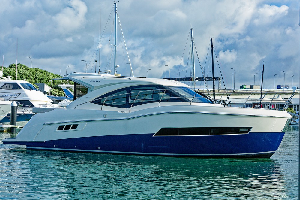 2017 Carver C37