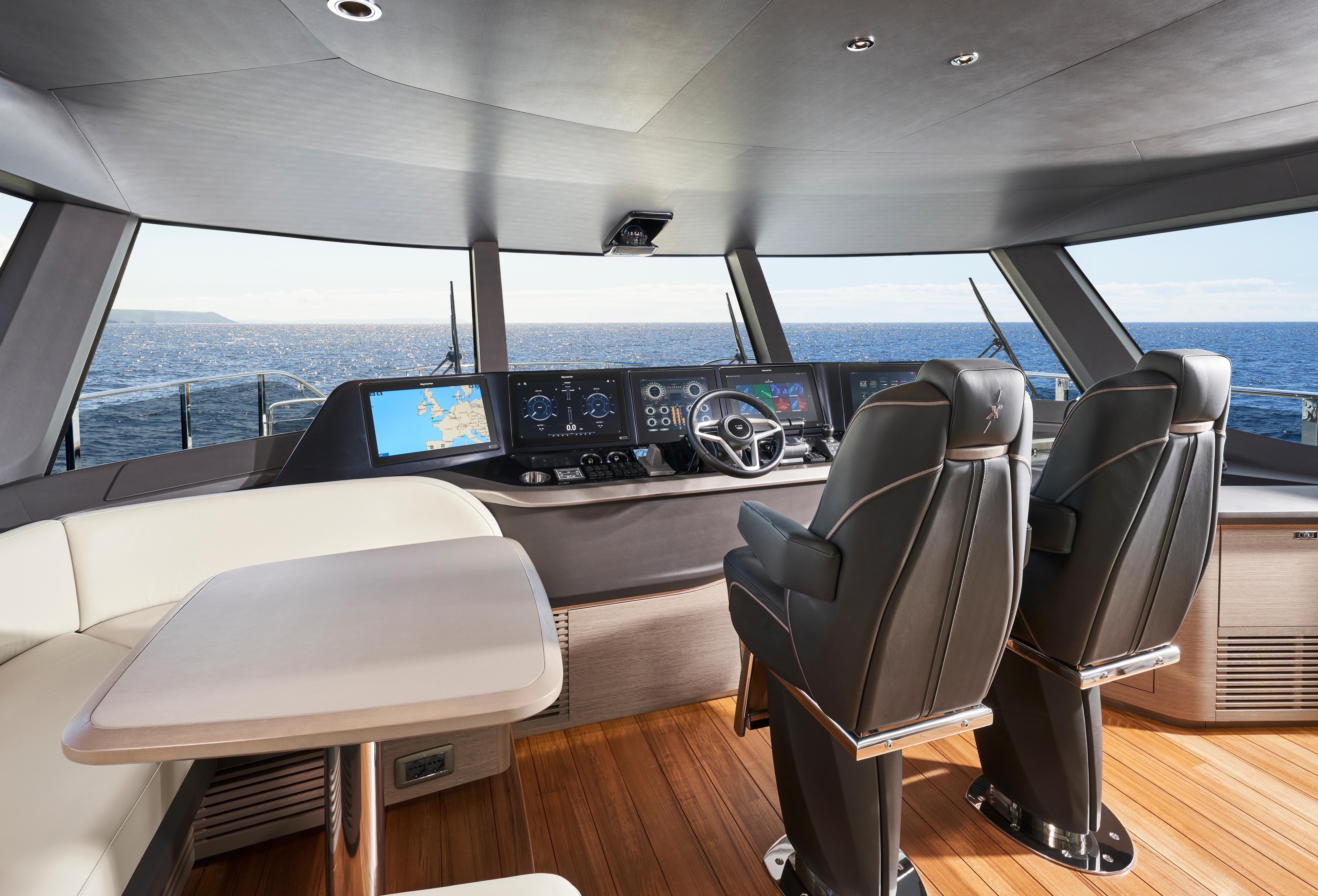 X95 Slot 3 Interior Helm 1
