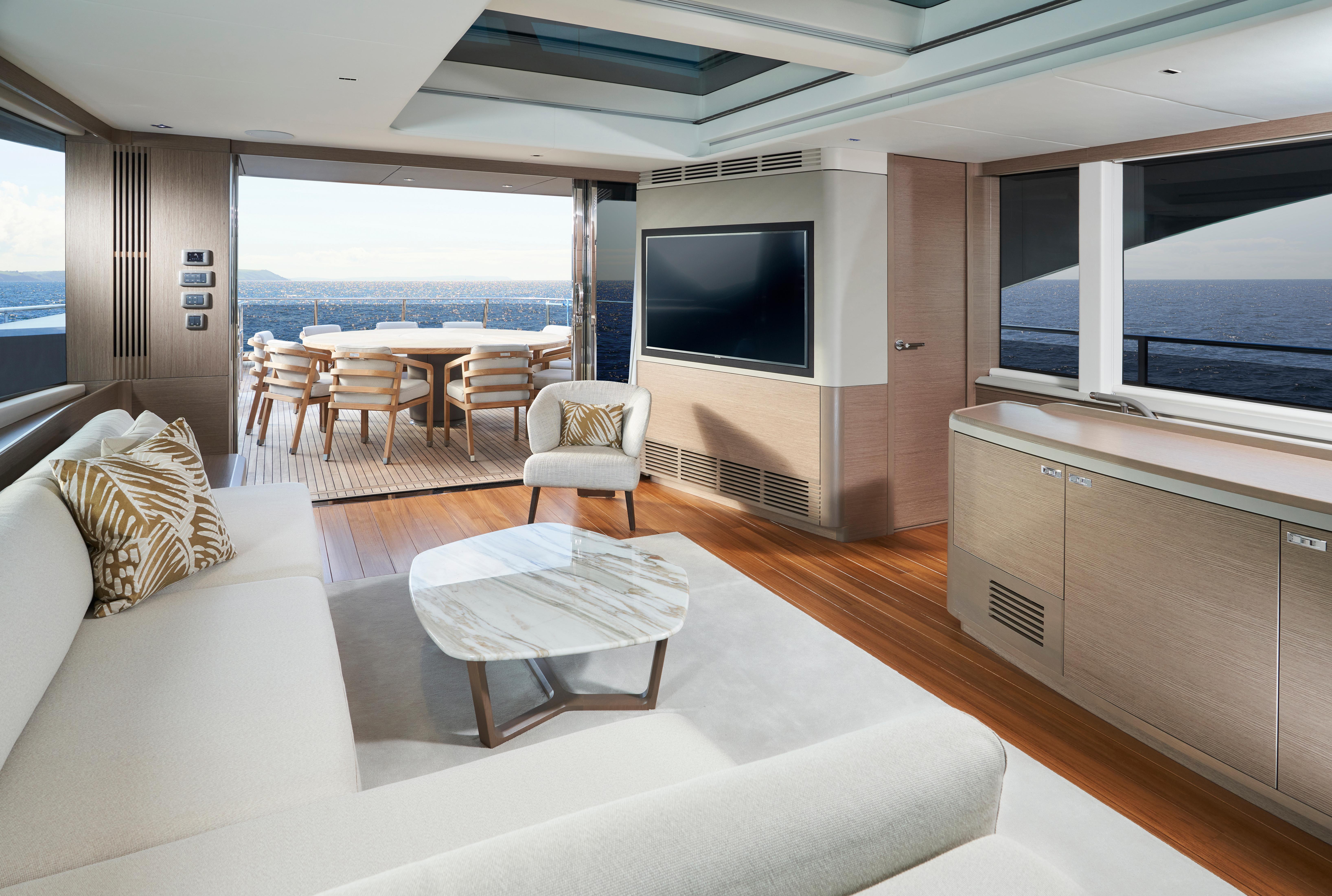 X95 Slot 3 Interior Skylounge 1