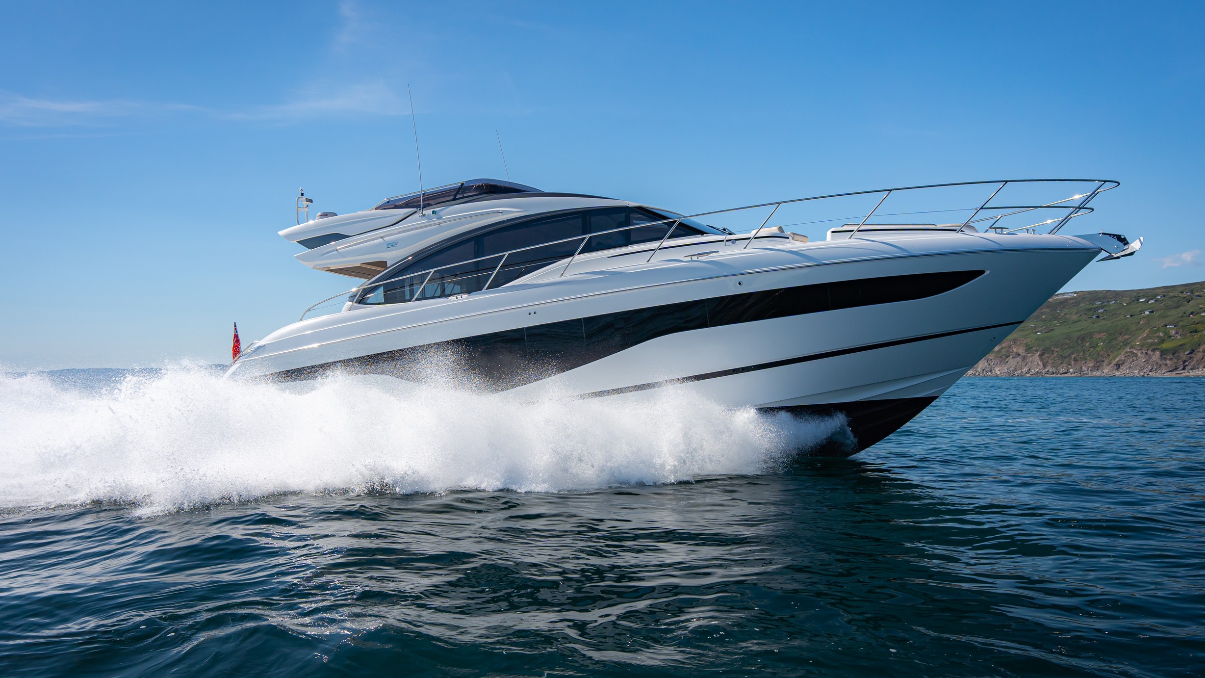 S62 Exterior White Hull 13