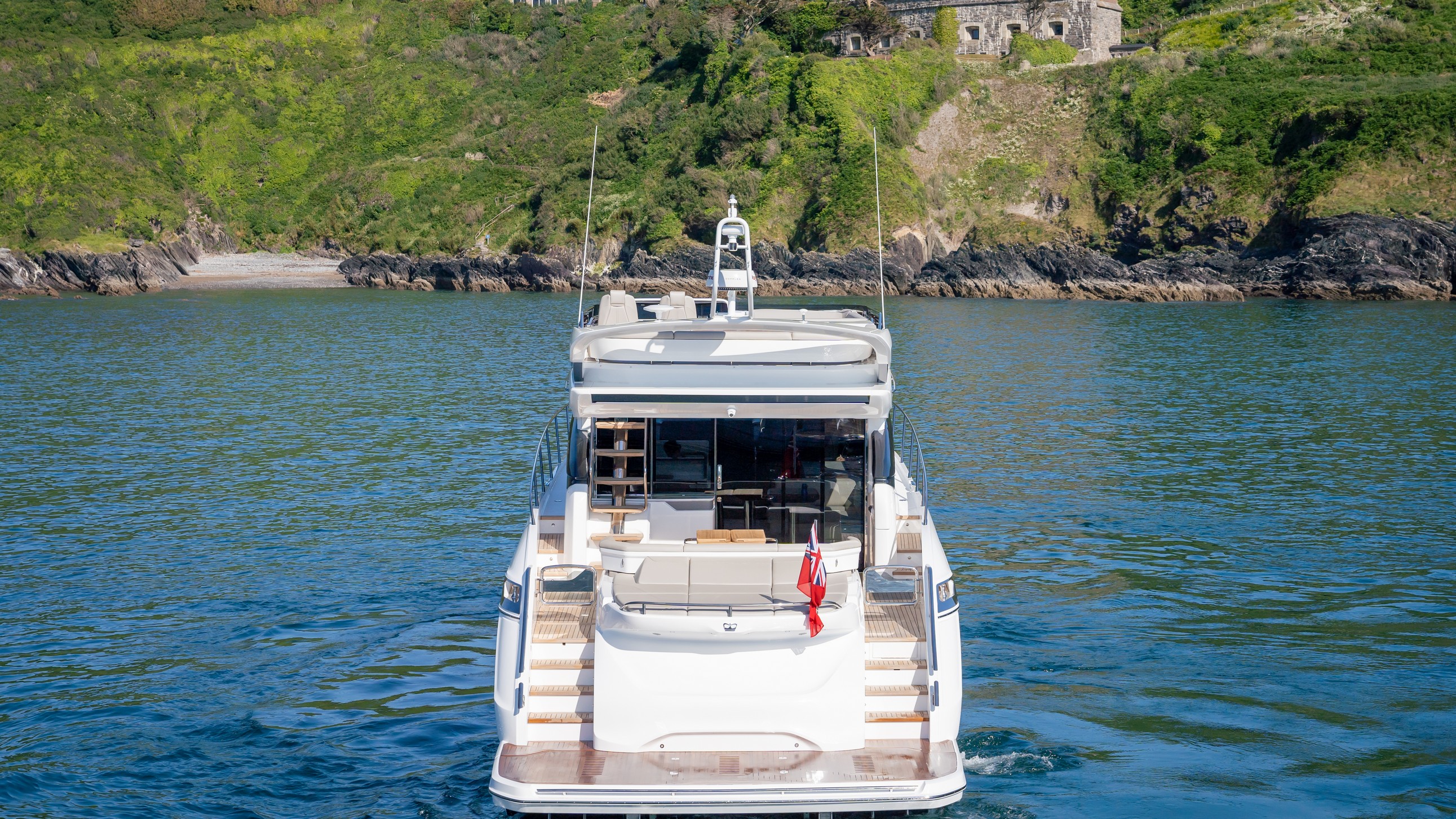 S62 Exterior White Hull 23
