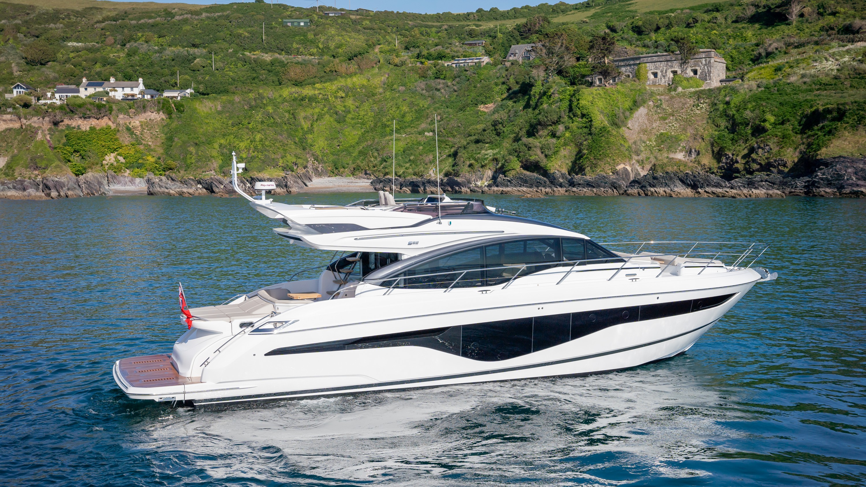 S62 Exterior White Hull 26