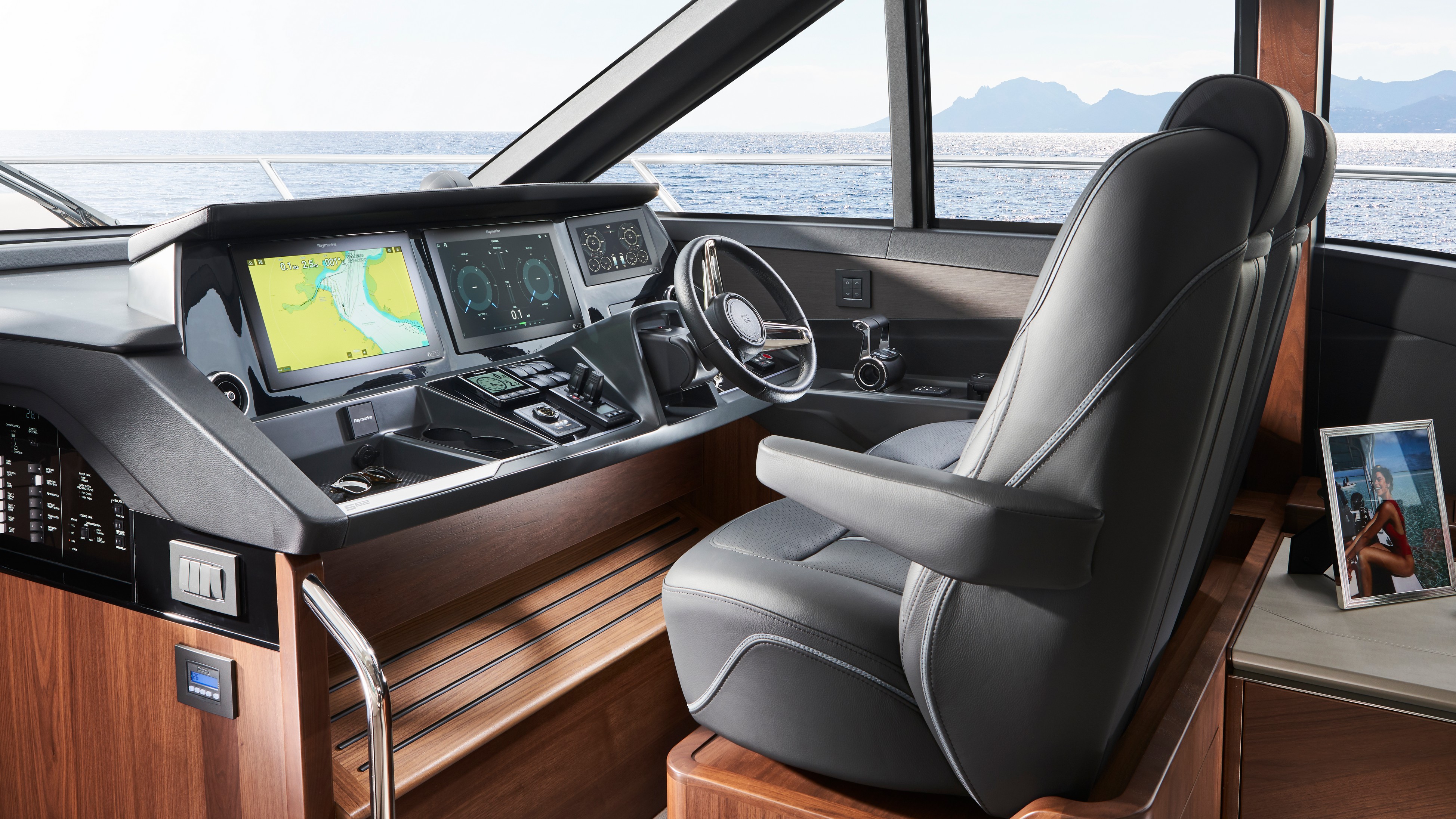 S62 Interior Helm
