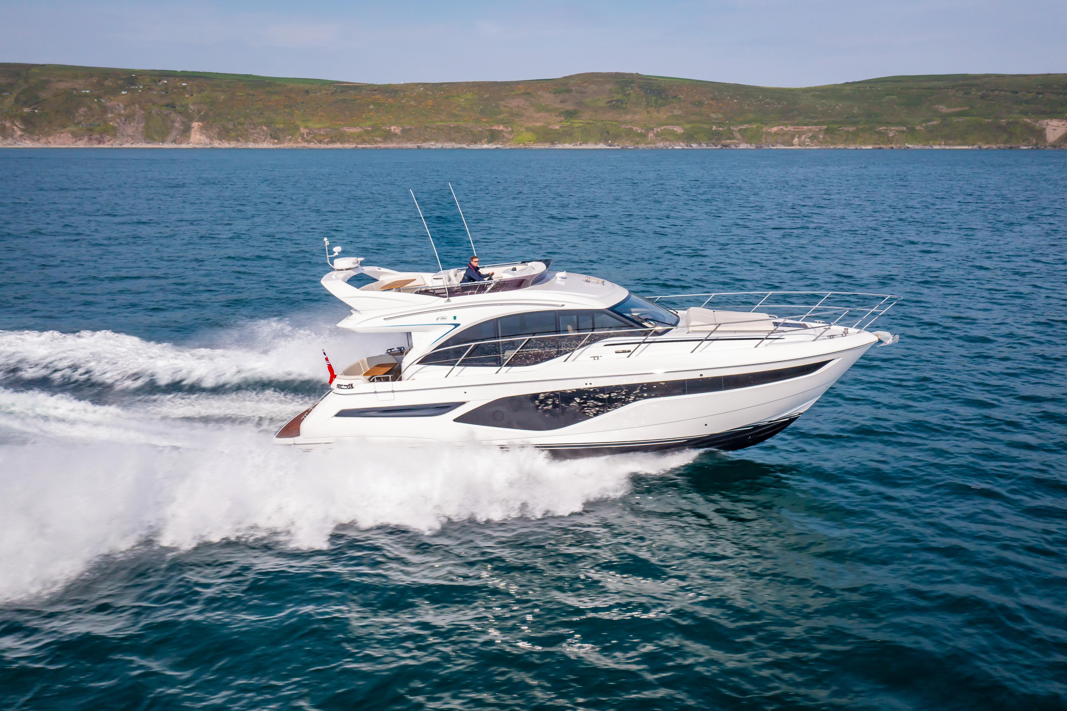F50 Exterior White Hull 04 2022
