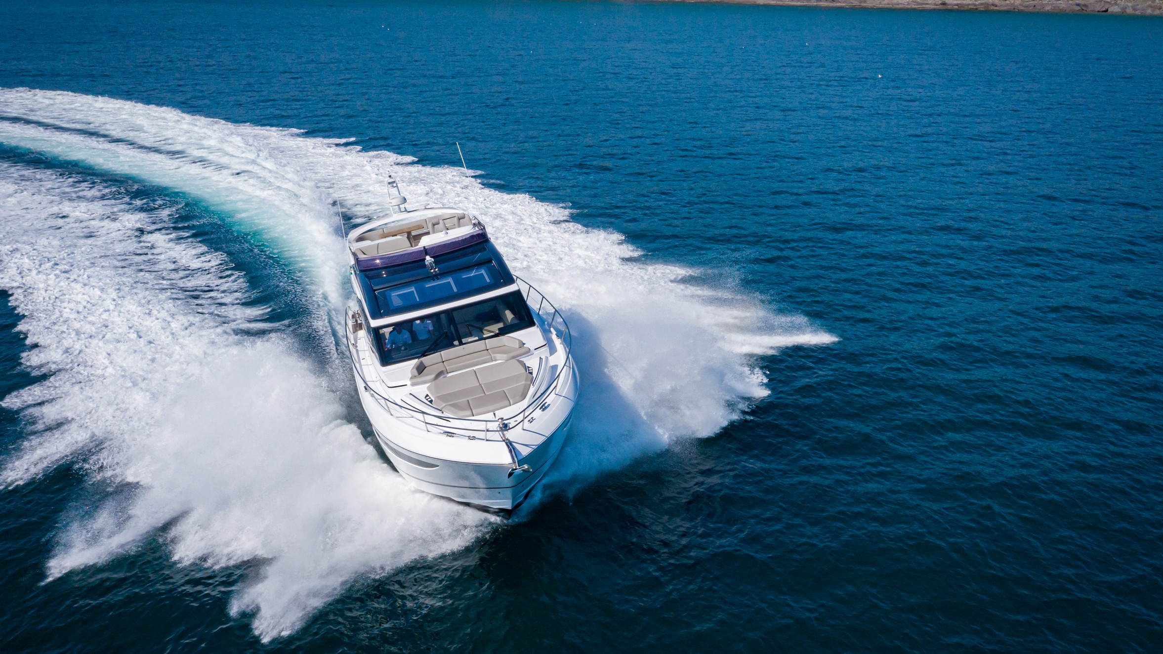 S62 Exterior White Hull 11