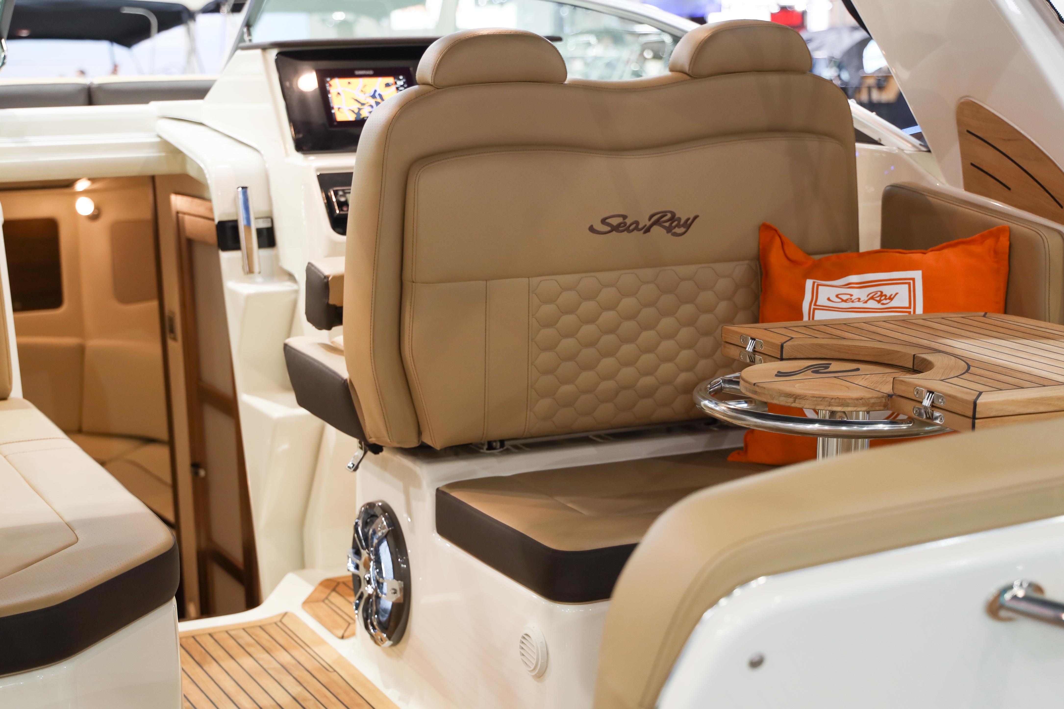 2020 Sundancer 265 Europe Cockpit 6