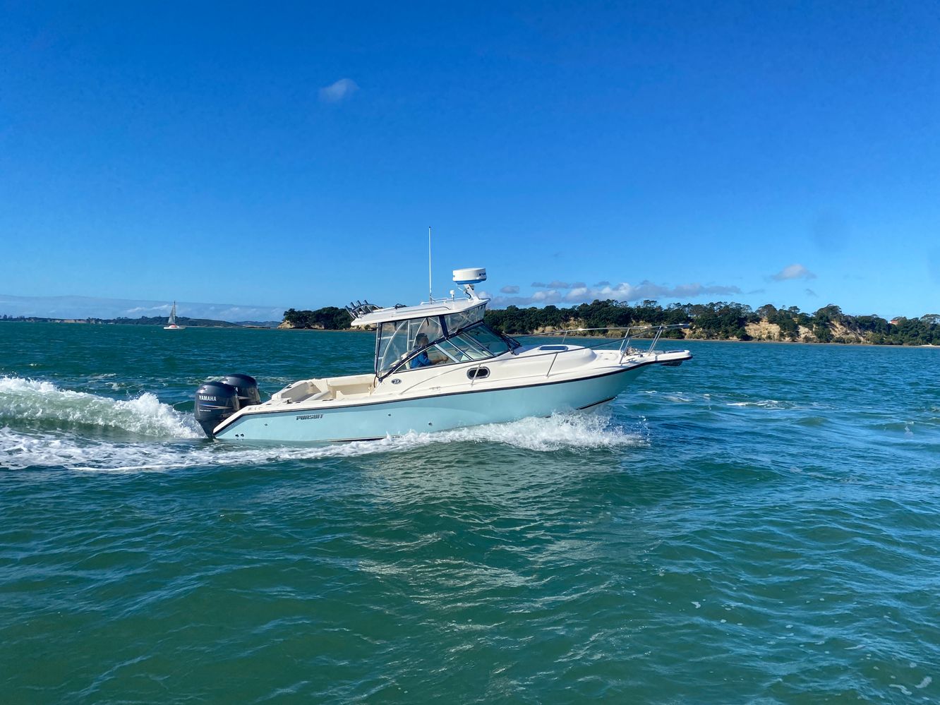 2005 Pursuit 2570 Offshore