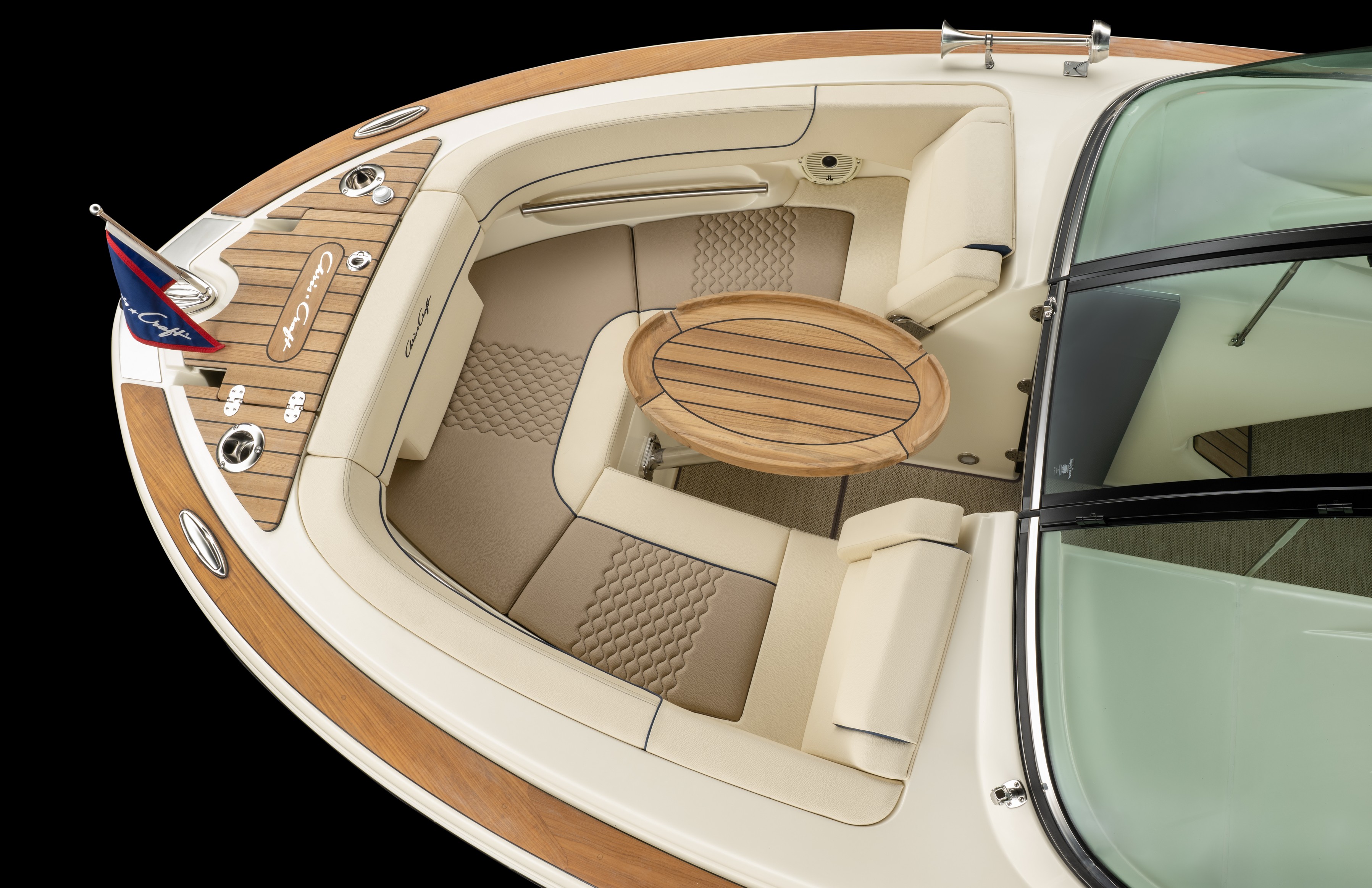 Chris Craft Launch 25 Gt Bow Table Out
