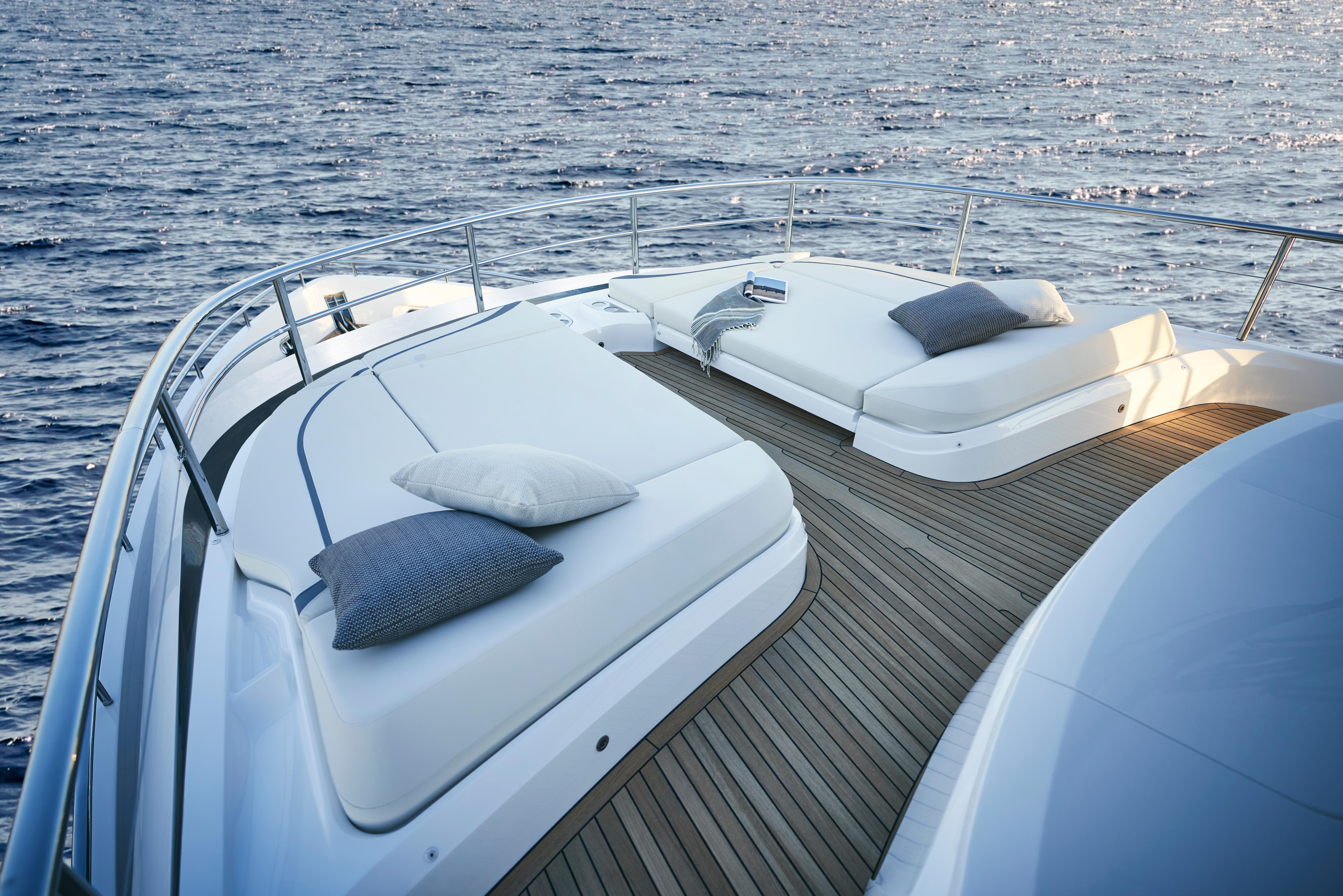 X80 Exterior Upper Deck Forward