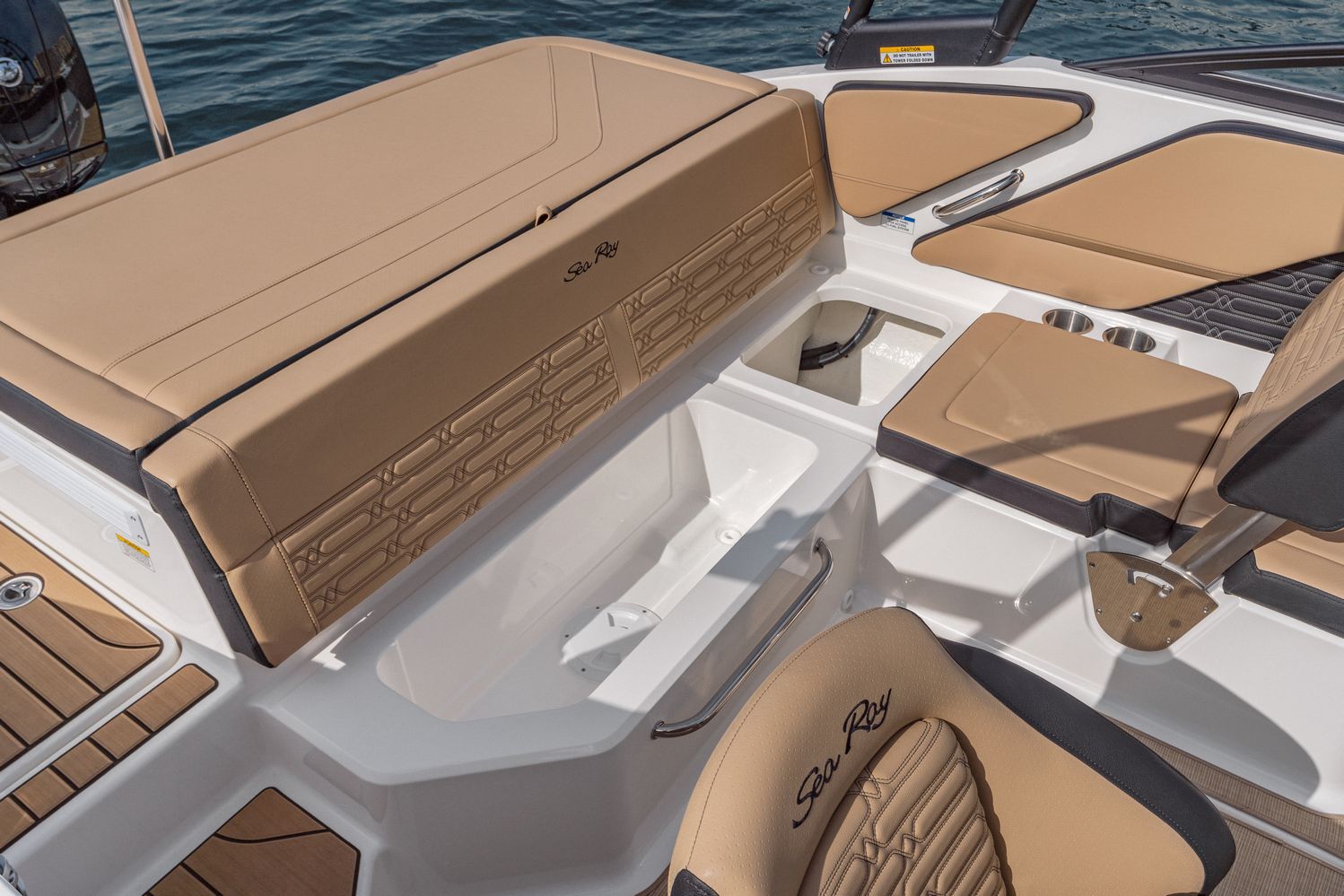 2025 Spx 190 Outboard Spo190 Cockpit Integrated Cooler 01380