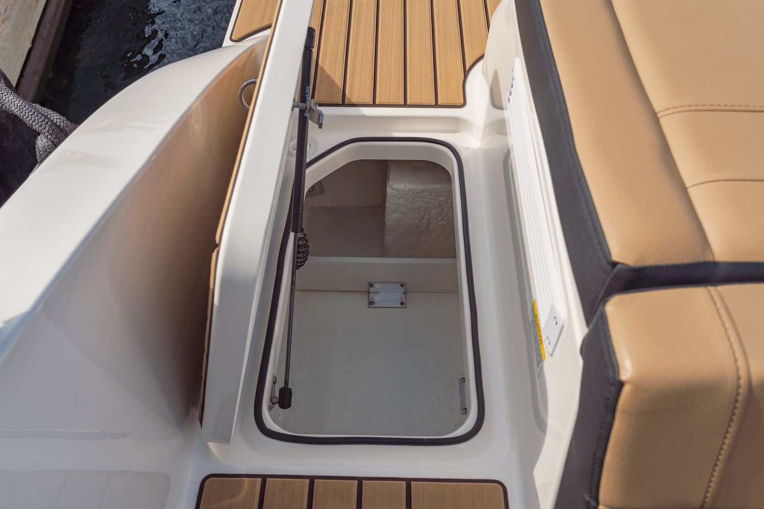 2025 Spx 190 Outboard Spo190 Storage 01346