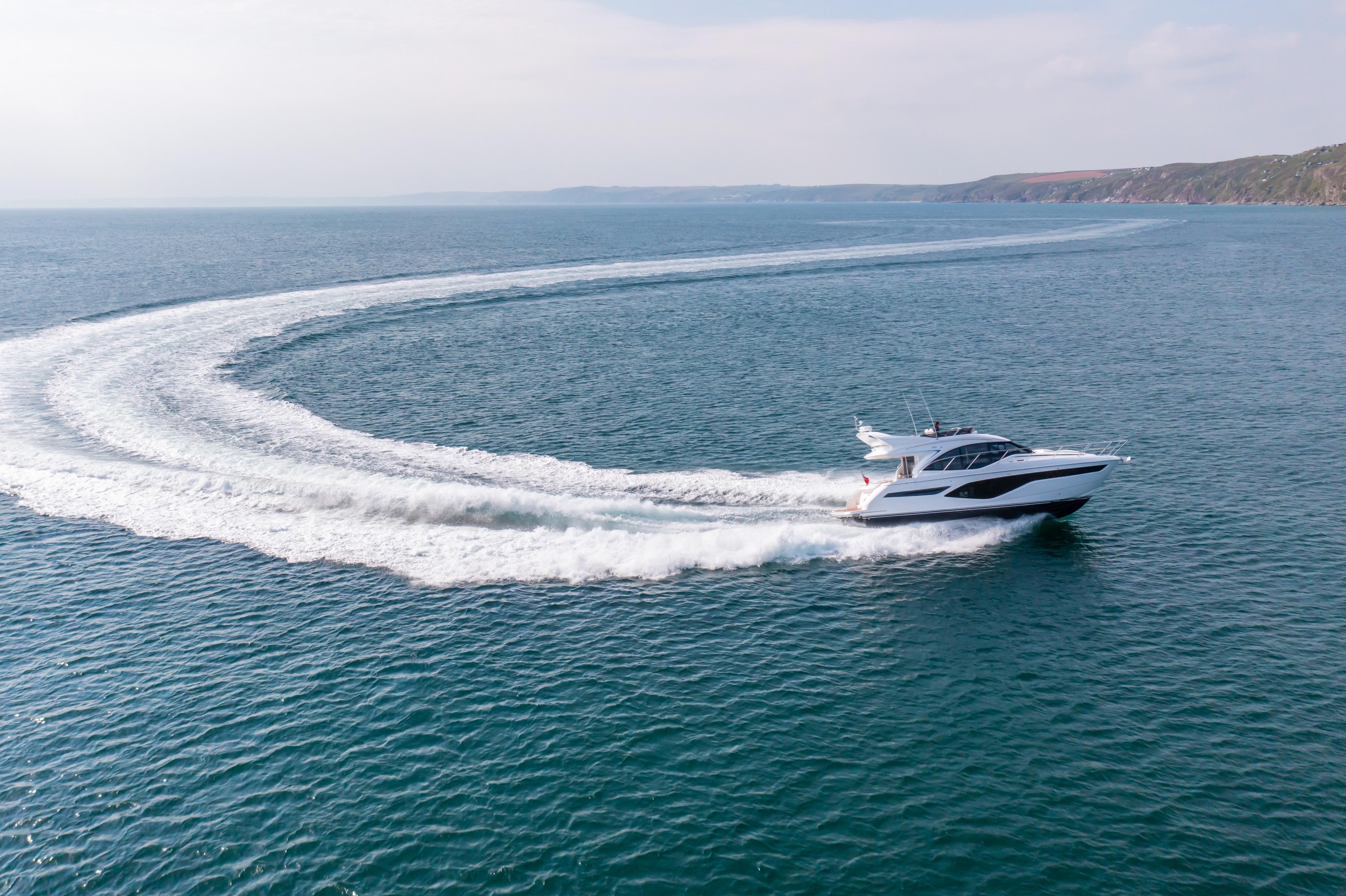 F50 Exterior White Hull 03 2022