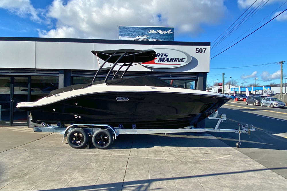 Sea Ray SPX 210